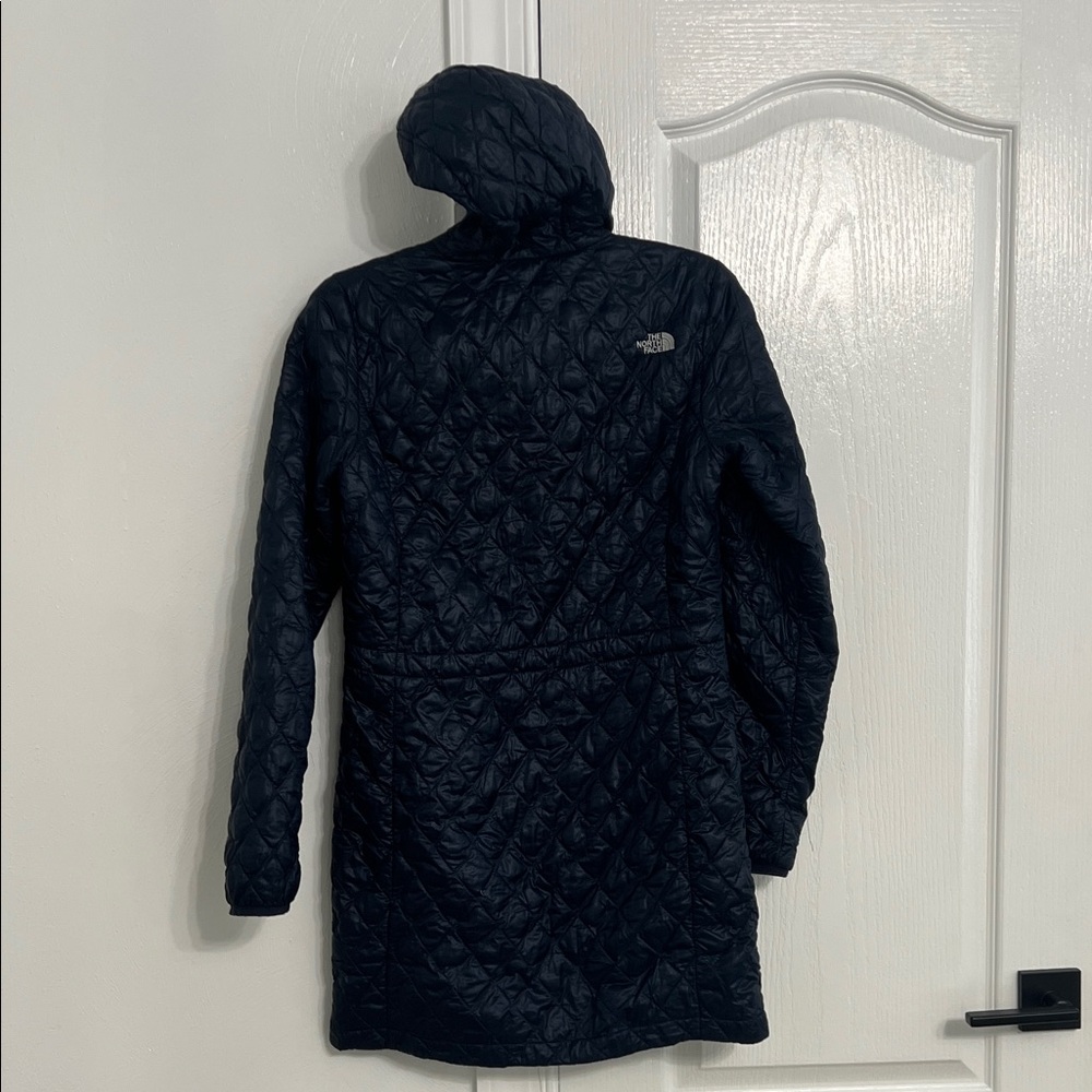 The North Face Women's Navy Quilted Ski Jacket - Picture 6 of 6